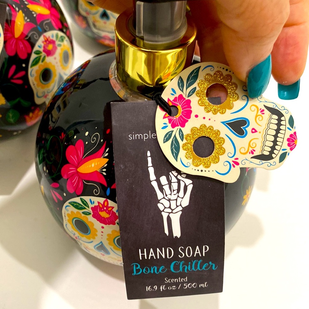 🌸HOST PICK💜NWT Bone Chiller Scented Hand Soap Festive Day of the Dead Dispenser